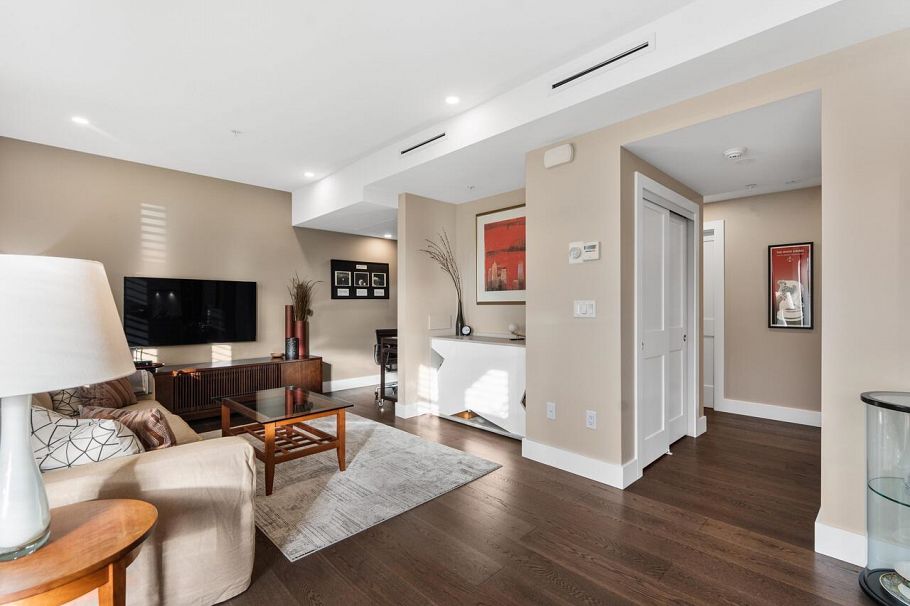 2898 Yukon Street Vancouver, BC - 2