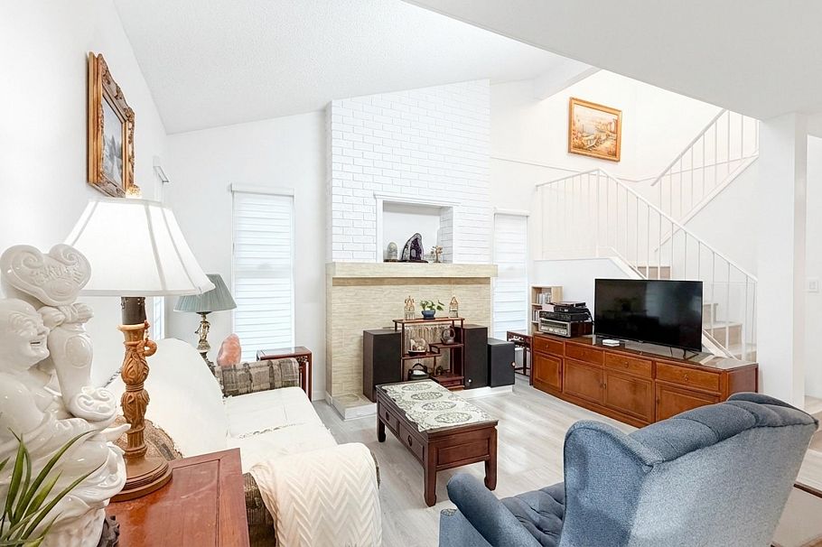 7438 Echo Place Vancouver, BC - 3