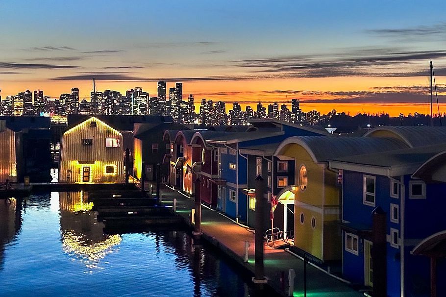 JNW04 415 Esplanade W North Vancouver, BC - 36