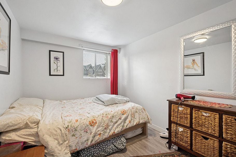 328 E 18th Street North Vancouver, BC - 19