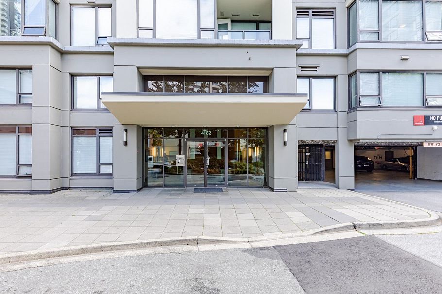 1602 4182 Dawson Street Burnaby, BC - 2