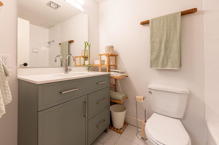 117 265 E 15th Avenue Vancouver, BC - 15