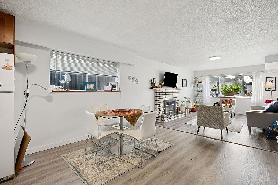 328 E 18th Street North Vancouver, BC - 16