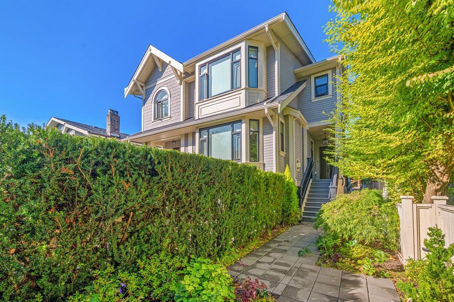 1 123 W 14 Avenue Vancouver, BC - 1