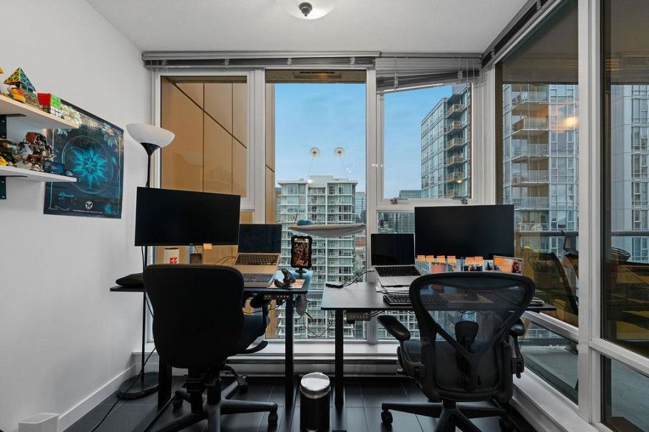 2205 111 W Georgia Street Vancouver, BC - 11