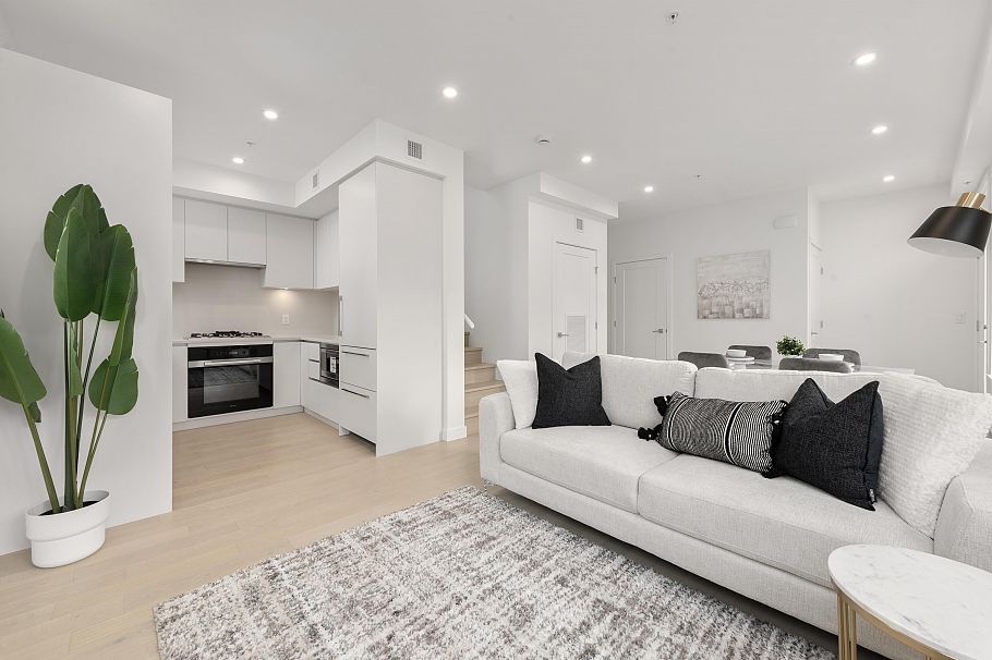 807 W 33rd Avenue Vancouver, BC - 9