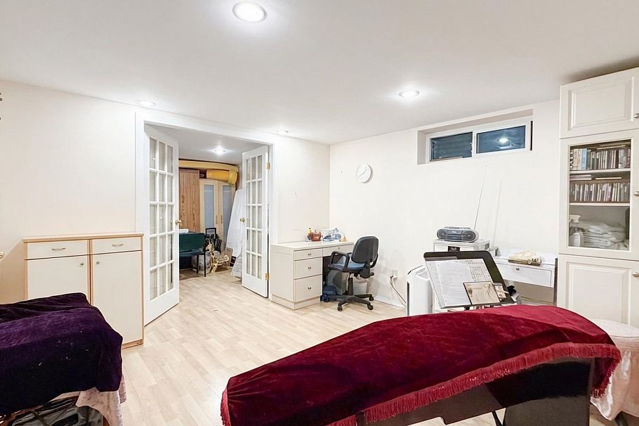 7438 Echo Place Vancouver, BC - 21