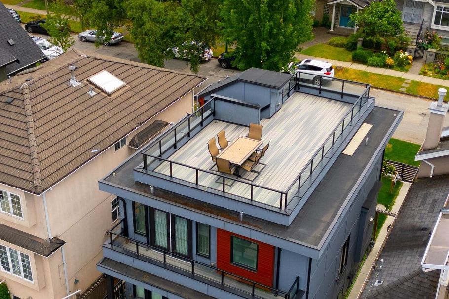 2765 E 27th Avenue Vancouver, BC - 27