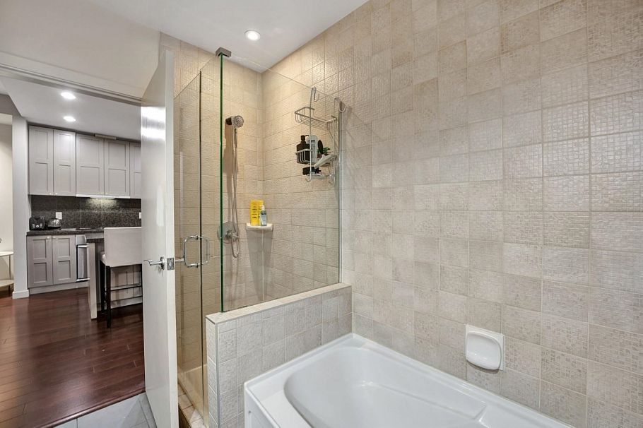 407 1333 W Georgia Street Vancouver, BC - 23