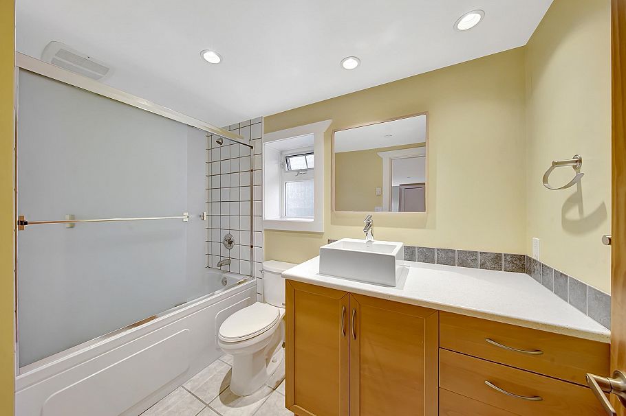 2770 W 5th Avenue Vancouver, BC - 25