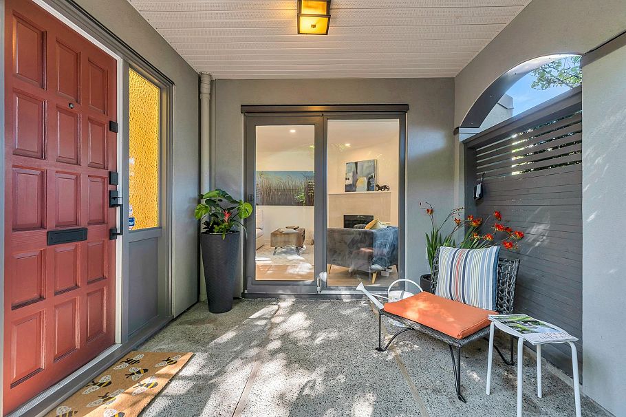 1340 W 7th Avenue Vancouver, BC - 7