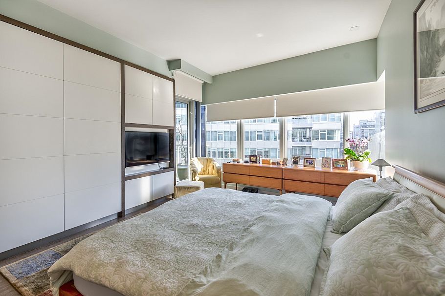 504 181 Athletes Way Vancouver, BC - 24