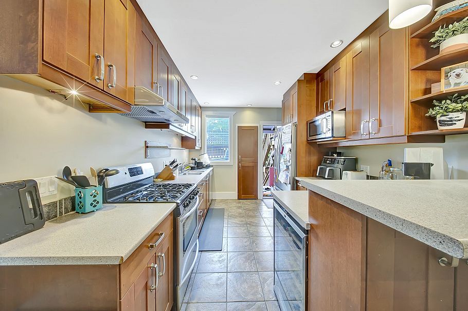 2770 W 5th Avenue Vancouver, BC - 8