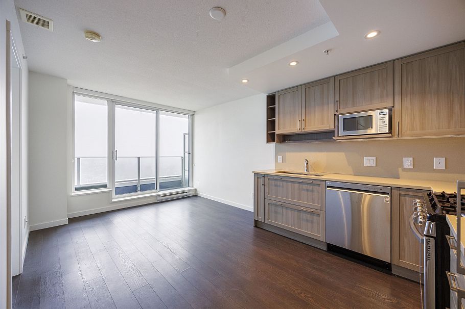 1810 5665 Boundary Road Vancouver, BC - 2