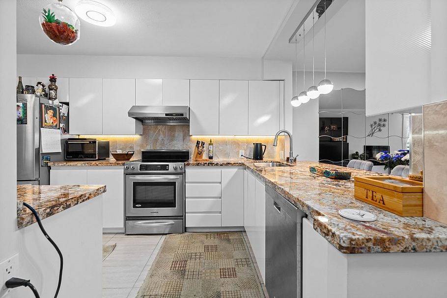 303 1488 Hornby Street Vancouver, BC - 6