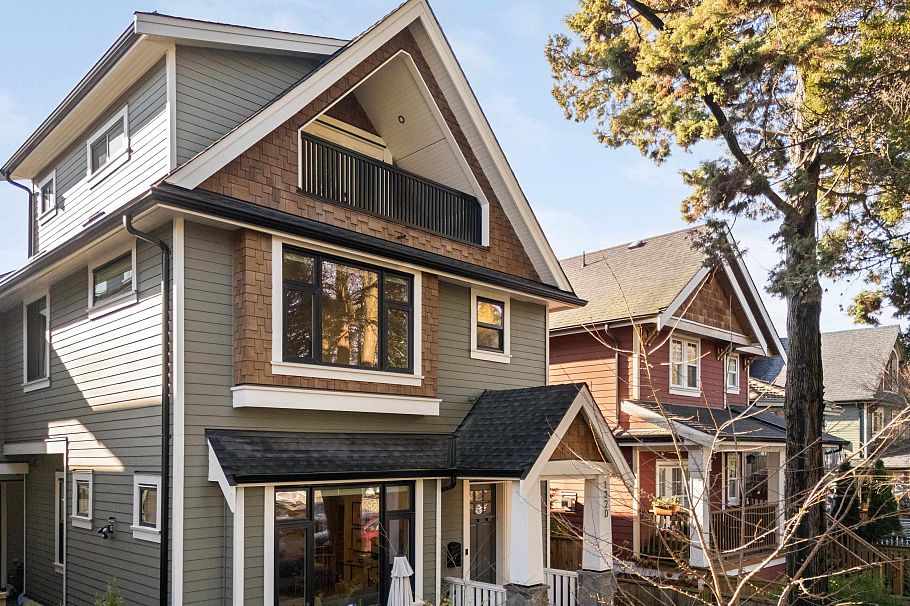 1220 E 11th Avenue Vancouver, BC - 1