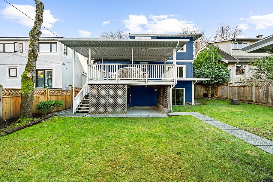 4069 W 14th Avenue Vancouver, BC - 36