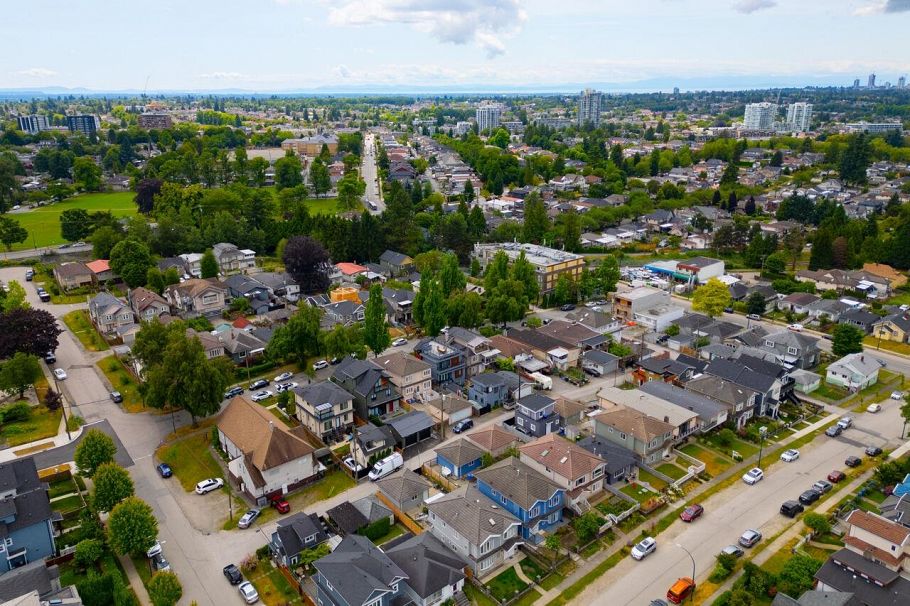 2765 E 27th Avenue Vancouver, BC - 28