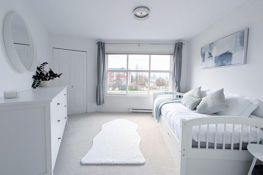 1 252 W 13th Street North Vancouver, BC - 21