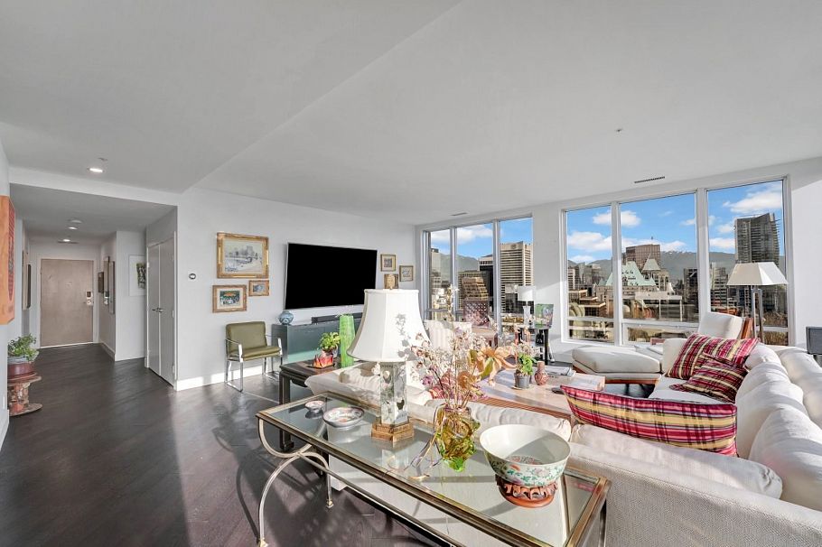 2106 989 Nelson Street Vancouver, BC - 13