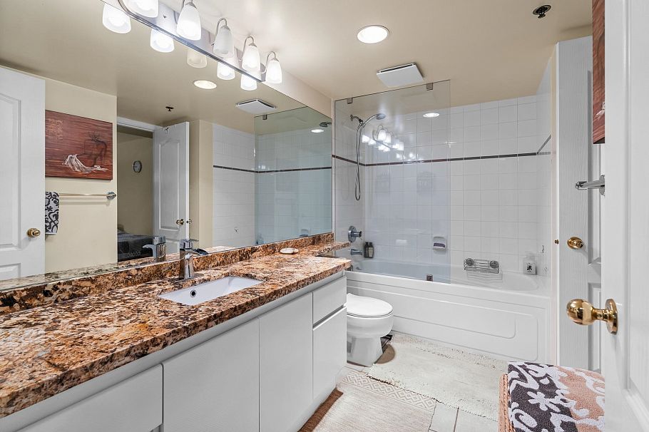 303 1488 Hornby Street Vancouver, BC - 21