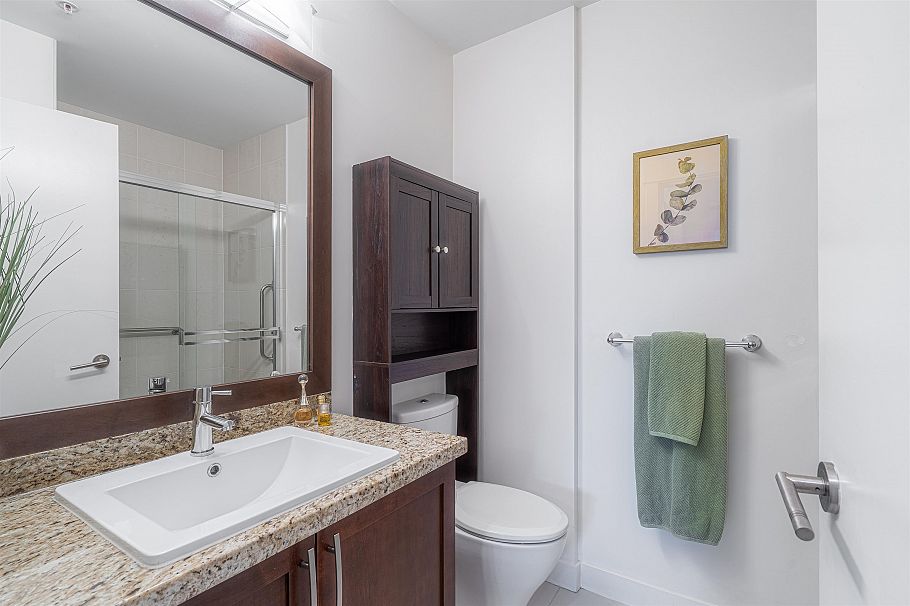 110 1468 St. Andrews Avenue North Vancouver, BC - 16