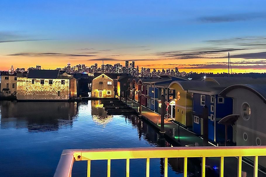 JNW04 415 Esplanade W North Vancouver, BC - 37