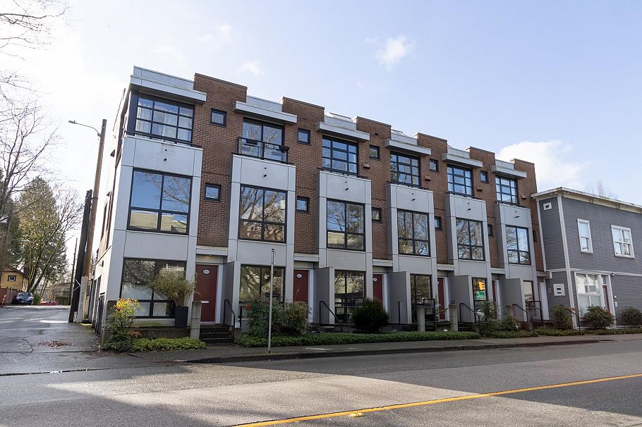 682 W 16TH AVENUE, Vancouver BC V5Z 1S6 Vancouver, BC - 1