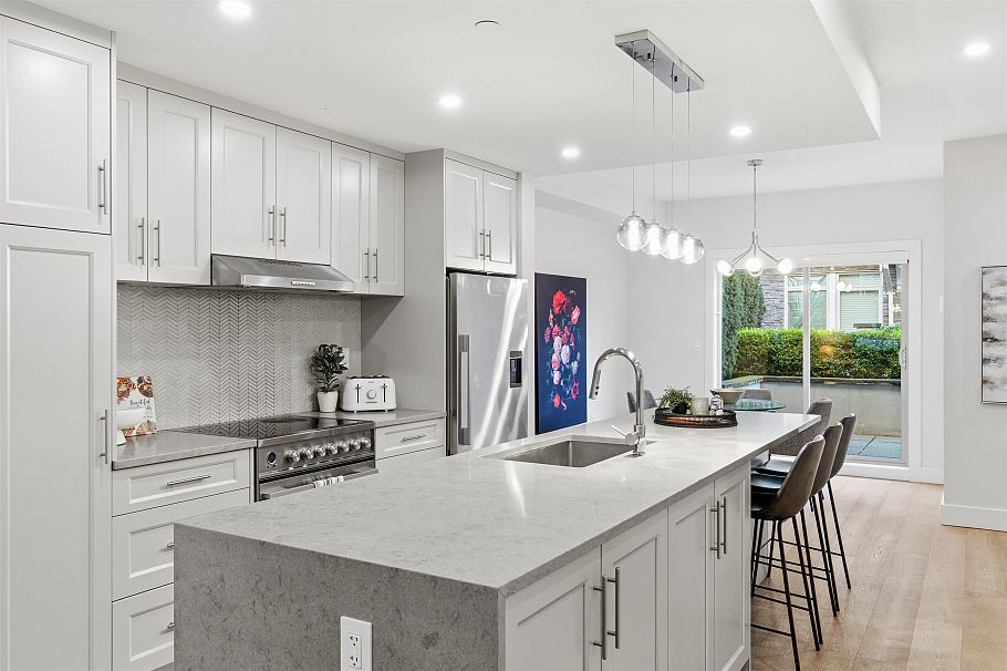 2 115 W Queens Road North Vancouver, BC - 4