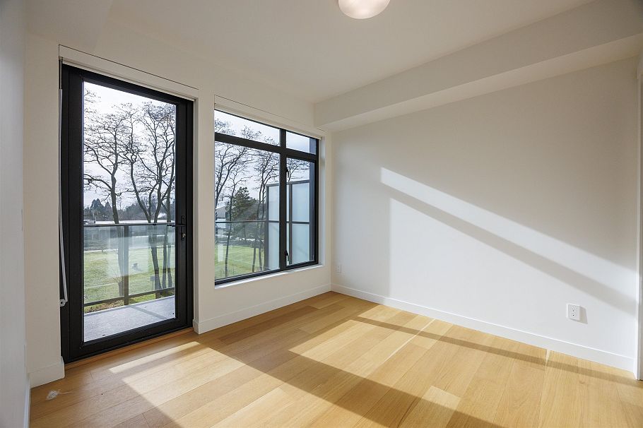 404 6485 Manitoba Street Vancouver, BC - 2