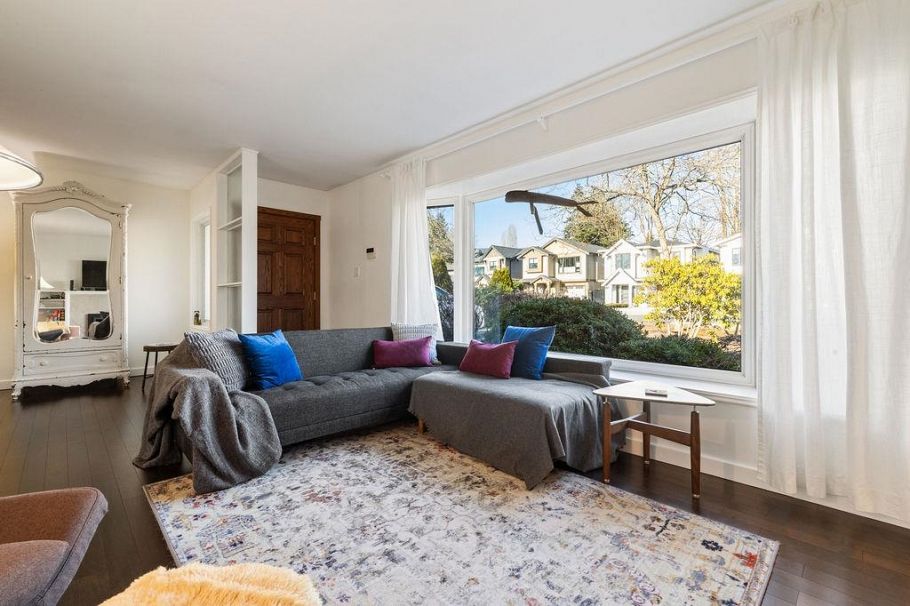 1315 W 15th Street North Vancouver, BC - 6