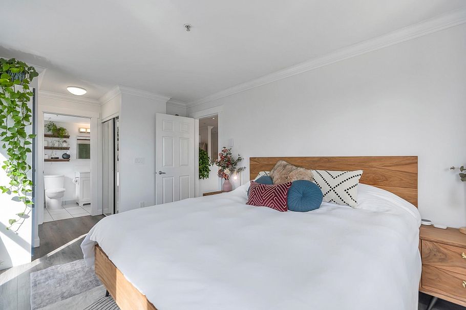 406 305 Lonsdale Avenue North Vancouver, BC - 25