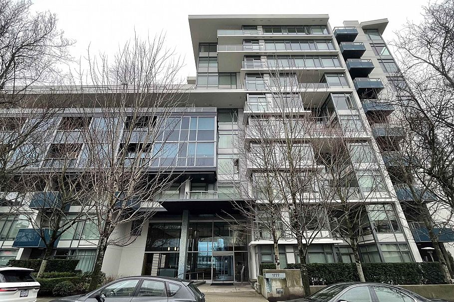 323 1777 W 7th Avenue Vancouver, BC - 2