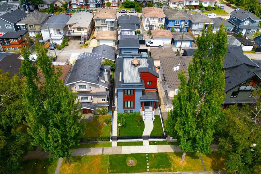 2765 E 27th Avenue Vancouver, BC - 31