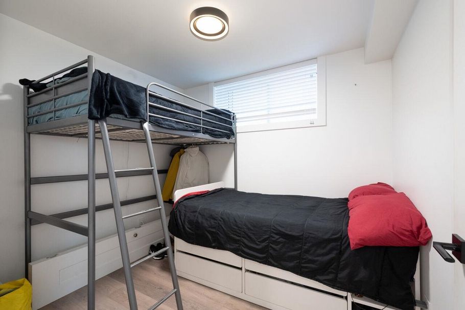 2765 E 27th Avenue Vancouver, BC - 34