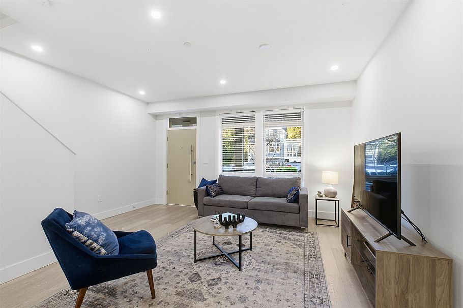 2 115 W Queens Road North Vancouver, BC - 10