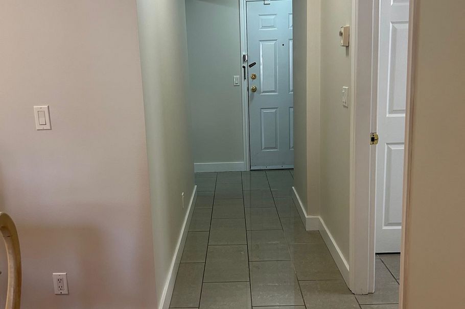 203 1958 E 47th Avenue Vancouver, BC - 1