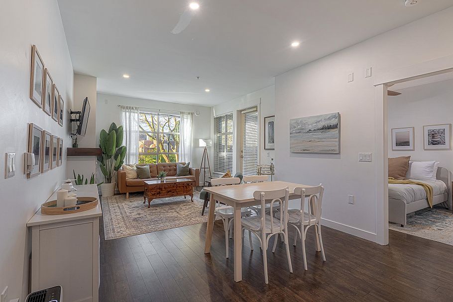 110 1468 St. Andrews Avenue North Vancouver, BC - 1