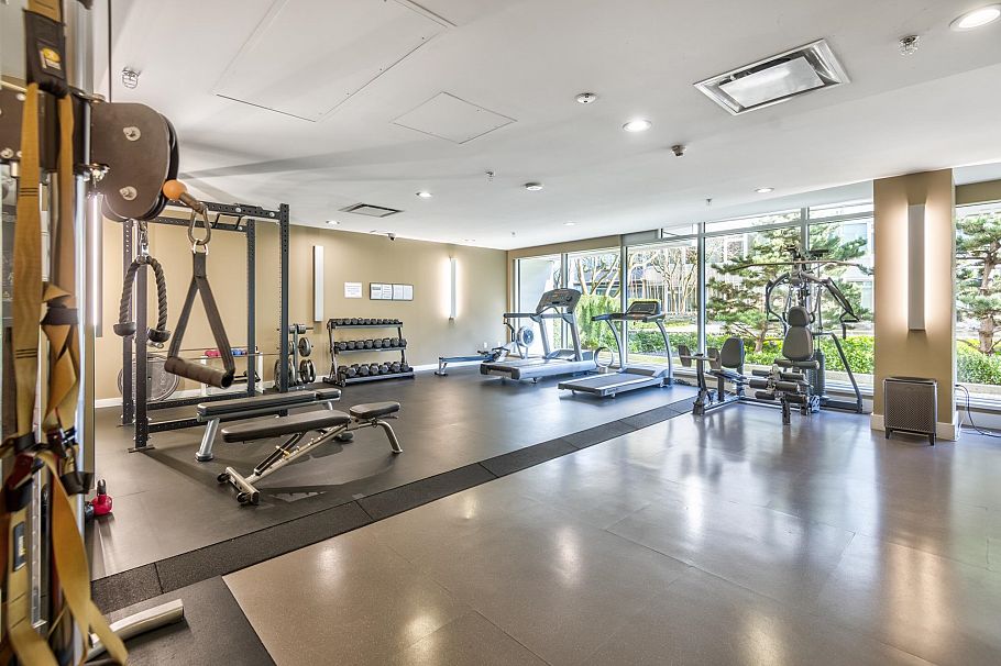 504 181 Athletes Way Vancouver, BC - 37