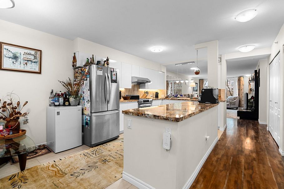 303 1488 Hornby Street Vancouver, BC - 3