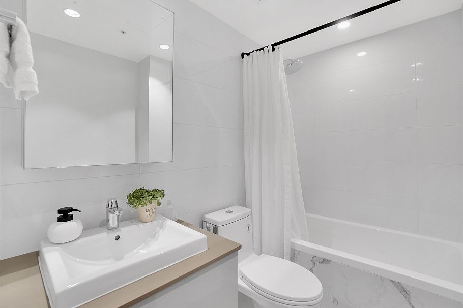 1302 1675 Lions Gate Lane North Vancouver, BC - 24