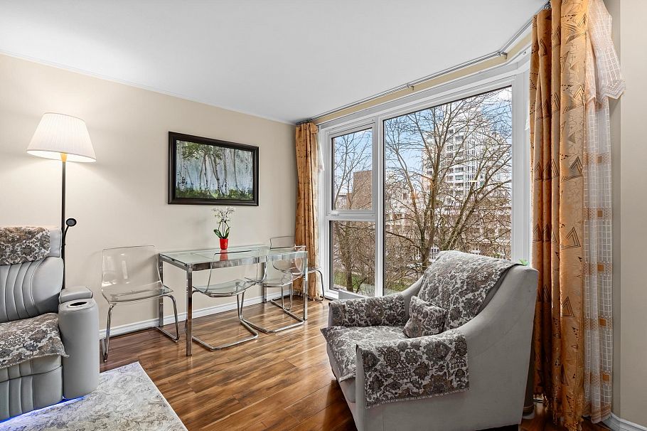 303 1488 Hornby Street Vancouver, BC - 9