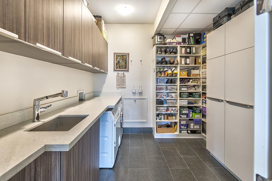 504 181 Athletes Way Vancouver, BC - 28