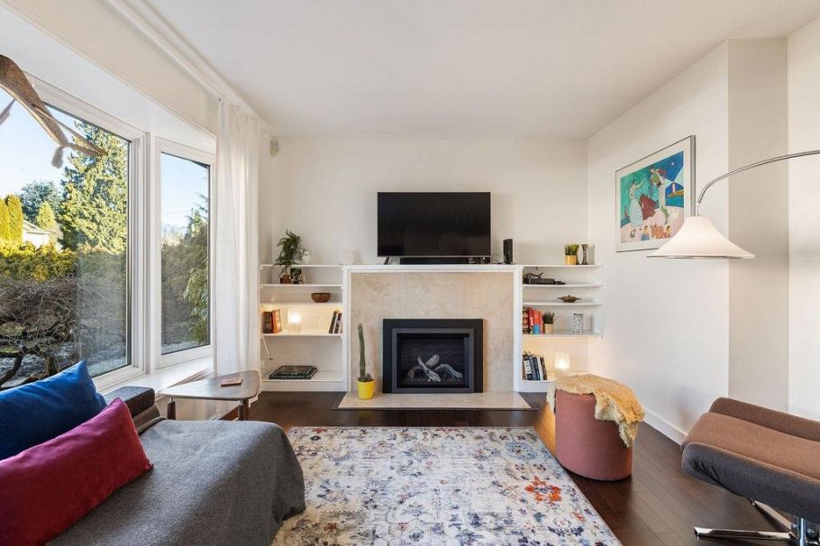 1315 W 15th Street North Vancouver, BC - 3