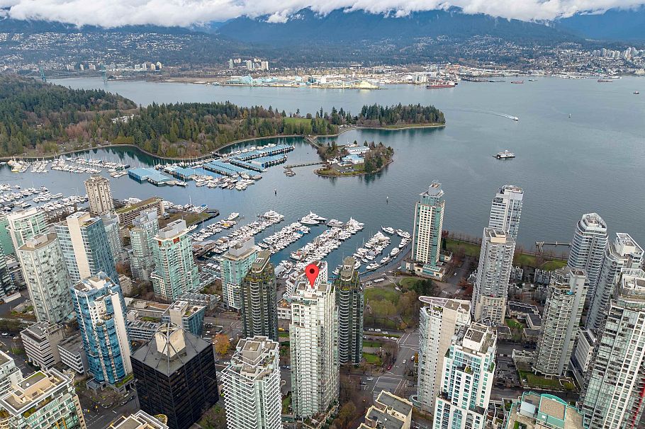 306 1328 W Pender Street Vancouver, BC - 1