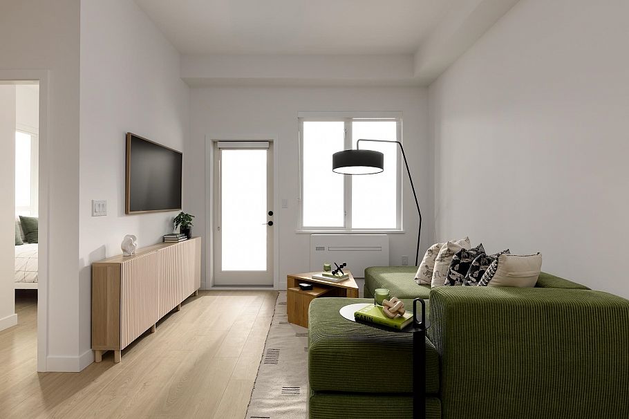 210 2450 Garden Drive Vancouver, BC - 11