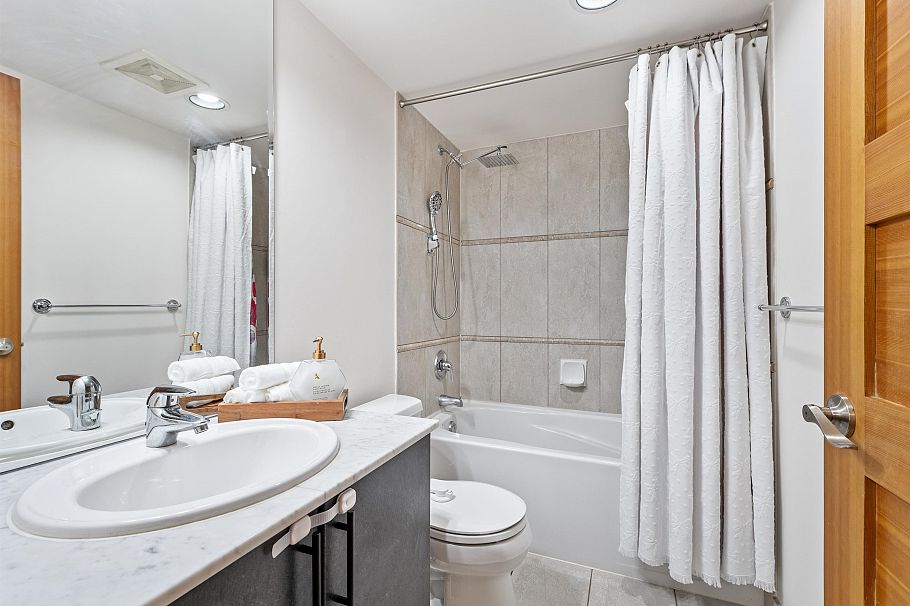 306 1328 W Pender Street Vancouver, BC - 21