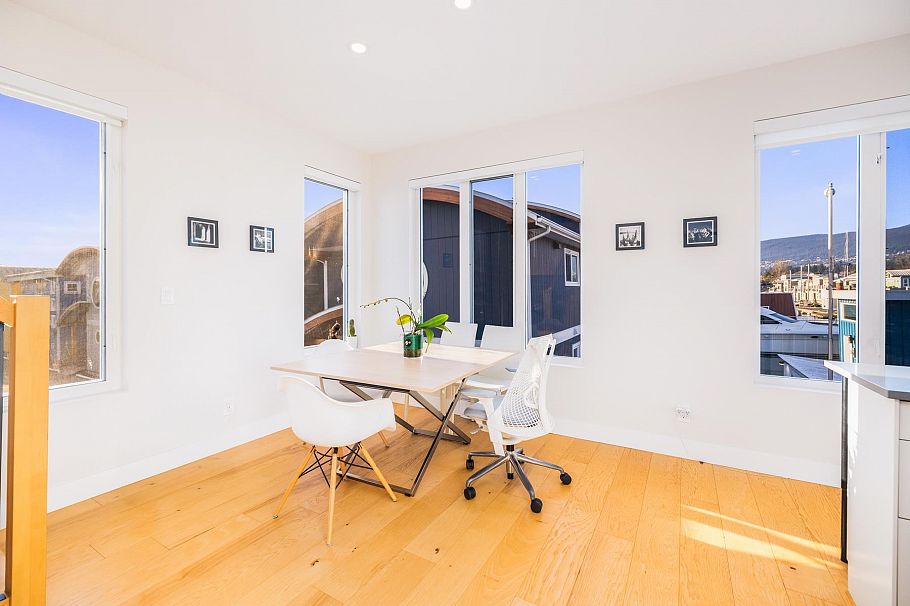 JNW04 415 Esplanade W North Vancouver, BC - 14