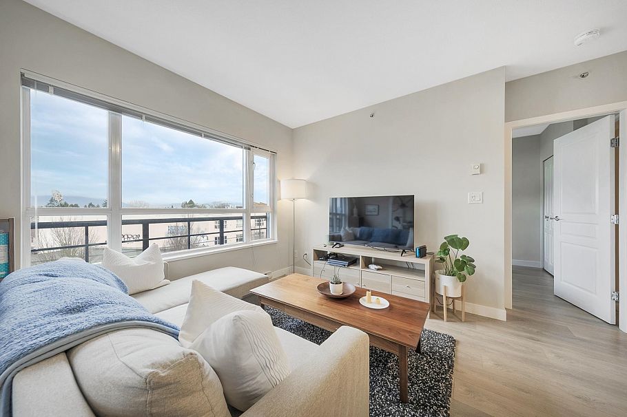 415 4028 Knight Street Vancouver, BC - 3