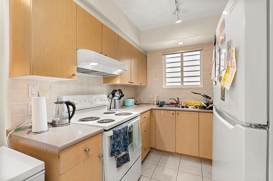 909 W 18th Avenue Vancouver, BC - 35